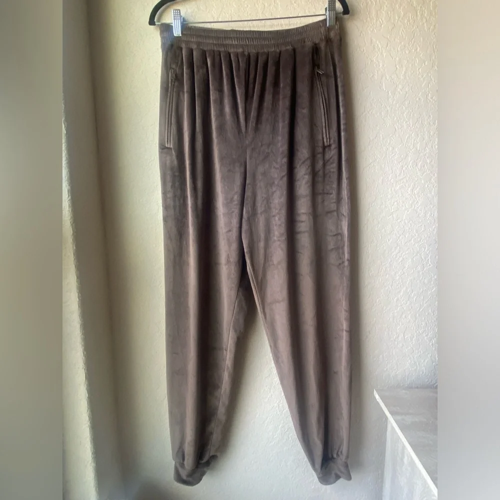 SKIMS Velour Joggers Pants ~ Size Medium - Picture 4 of 9